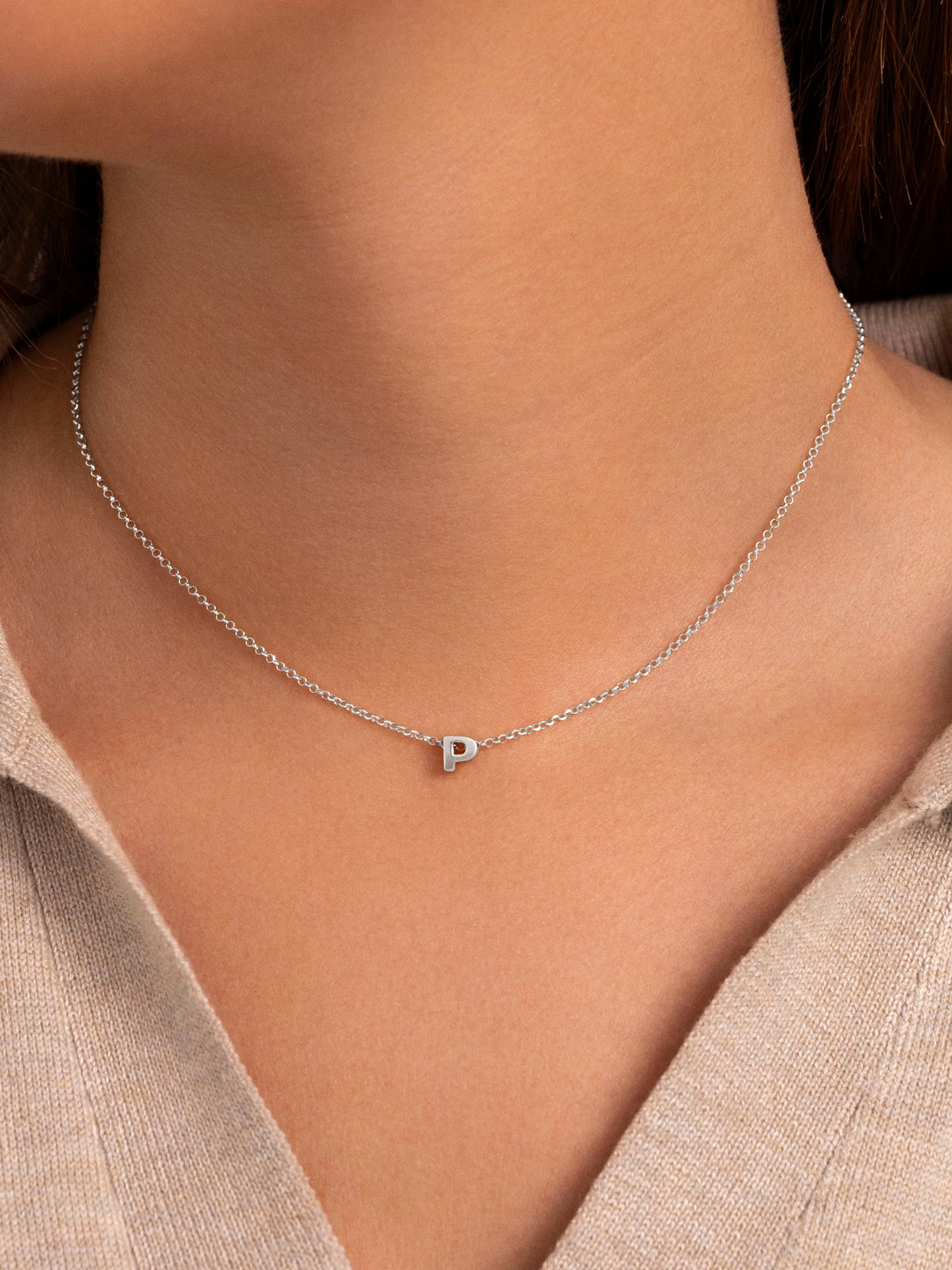 Zilveren ketting met gepersonaliseerd initiaal