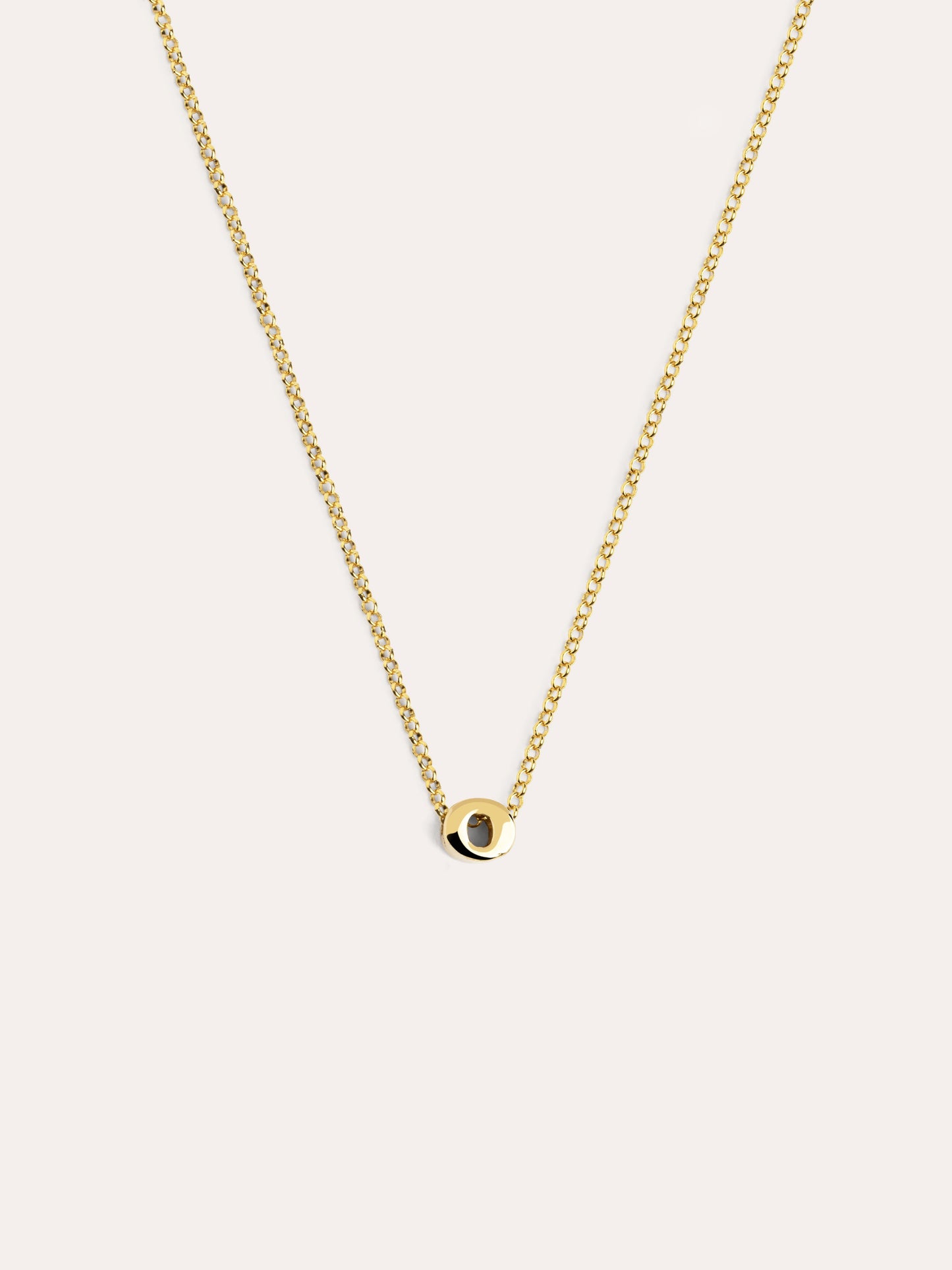 Gouden ketting met gepersonaliseerd initiaal