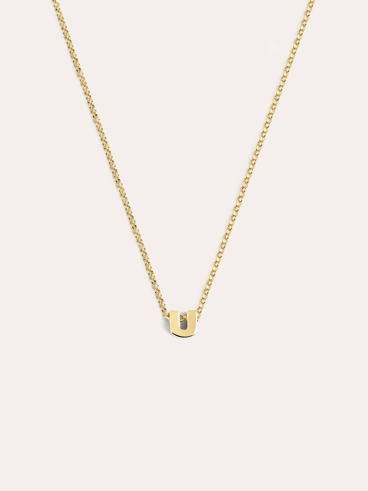 Gouden ketting met gepersonaliseerd initiaal