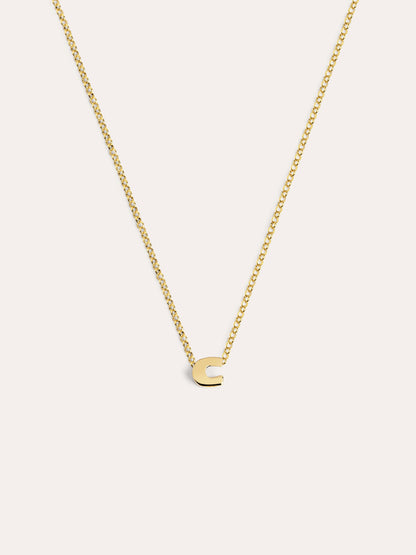 Gouden ketting met gepersonaliseerd initiaal