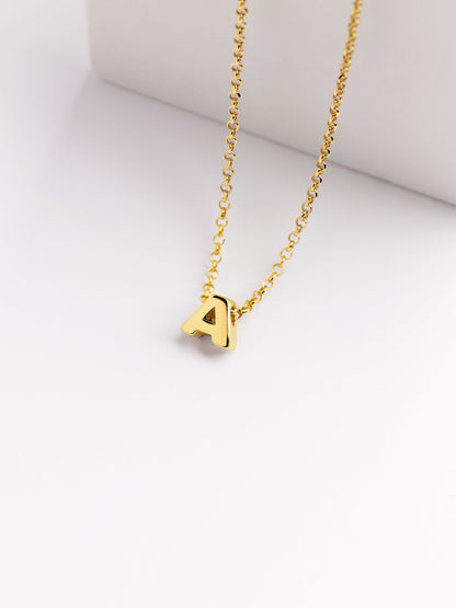 Gouden ketting met gepersonaliseerd initiaal